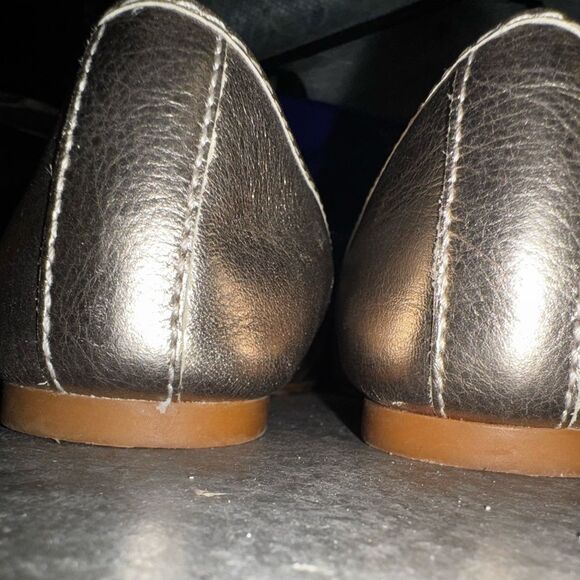 👡✨ Gianni Bini Metallic Gold Leather Flats – Size 6 ✨👡 - Picture 5 of 10